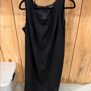 Glamour Classic Black Midi Dress